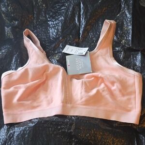 Avenue Wireless Soft-Cup Bra in Peach